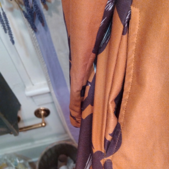 R & B Shift Dress w/Pockets - Picture 9 of 10